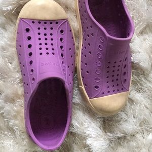 Native Jefferson Kids size 11.